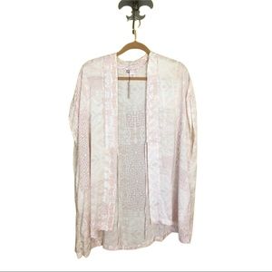 Victoria’s Secret lounge kimono topper soft pink